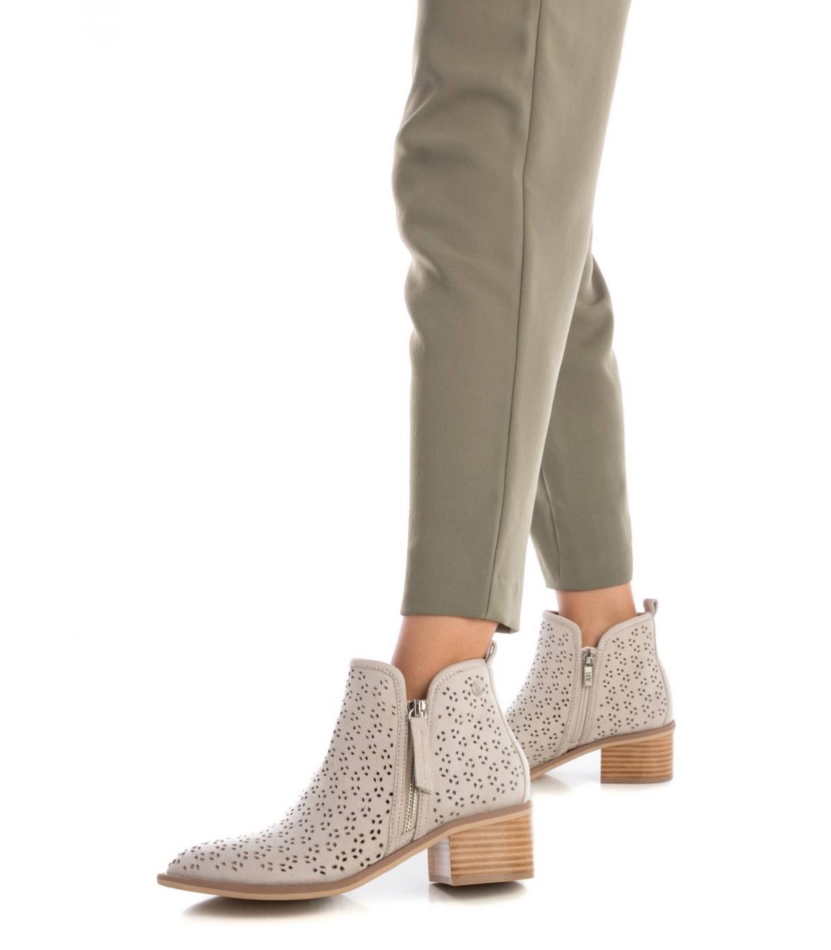 Botines camperos mujer Xti tacón medio