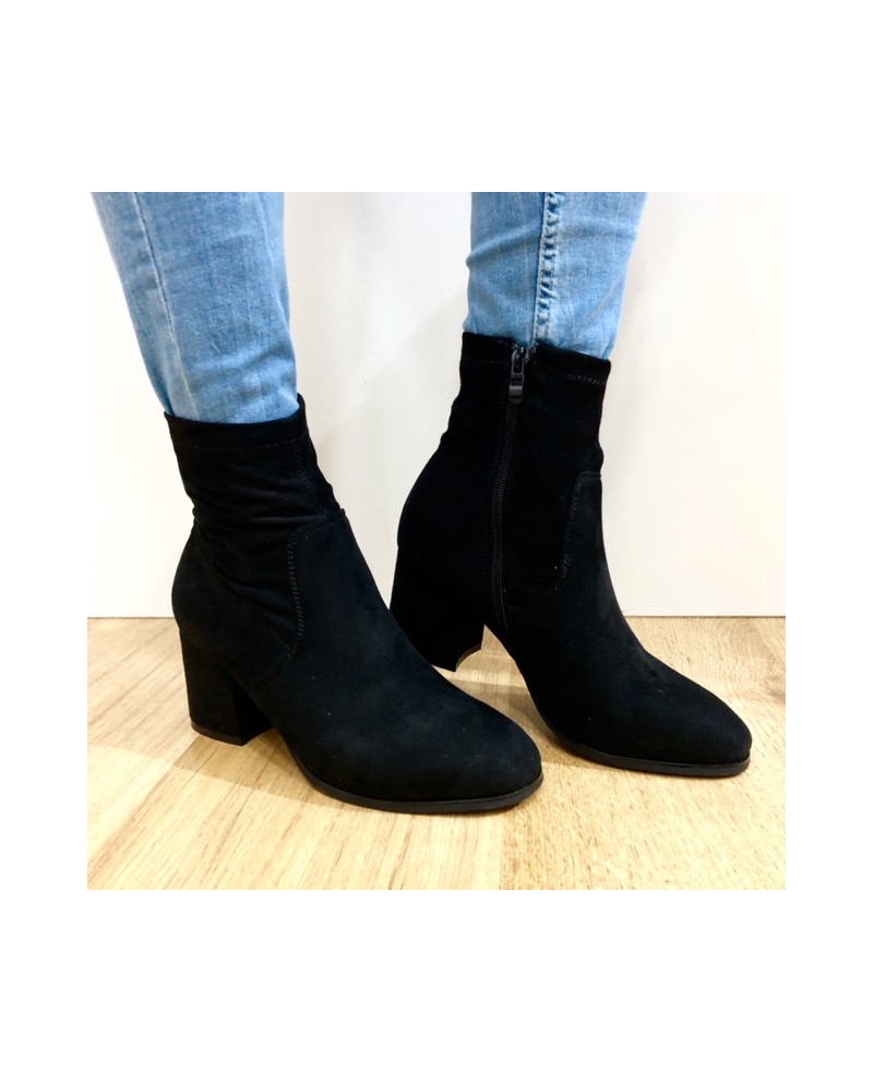 Botines negros con tacón