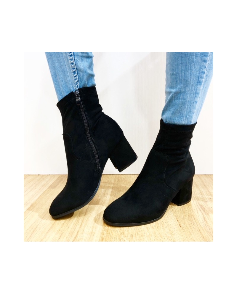 Botines negros con tacón