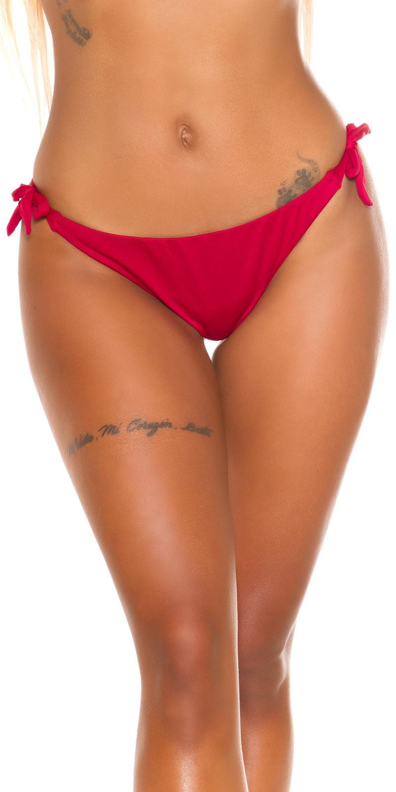 Braguita tanga color burdeos
