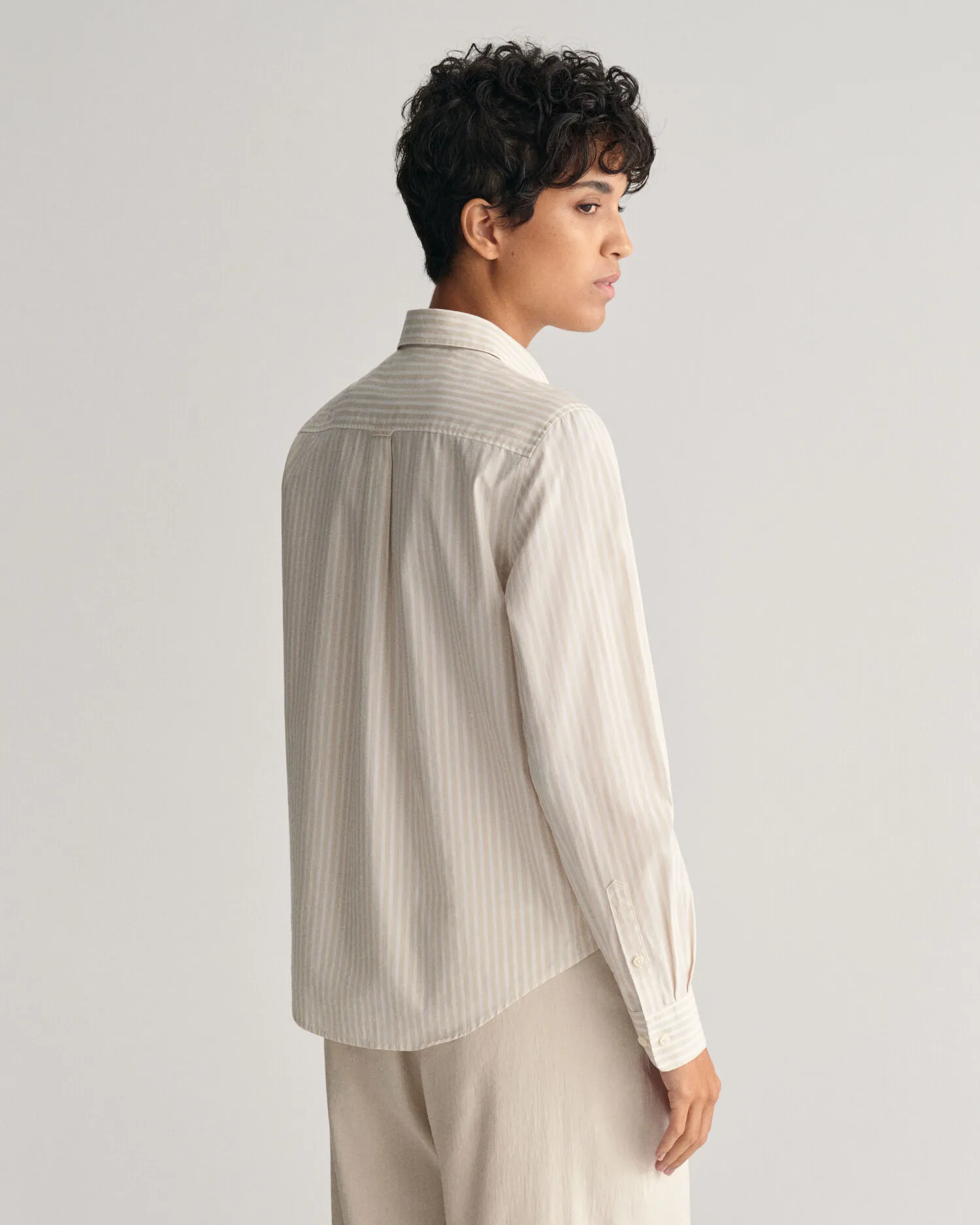 Camisa Regular Fit de popelina a rayas