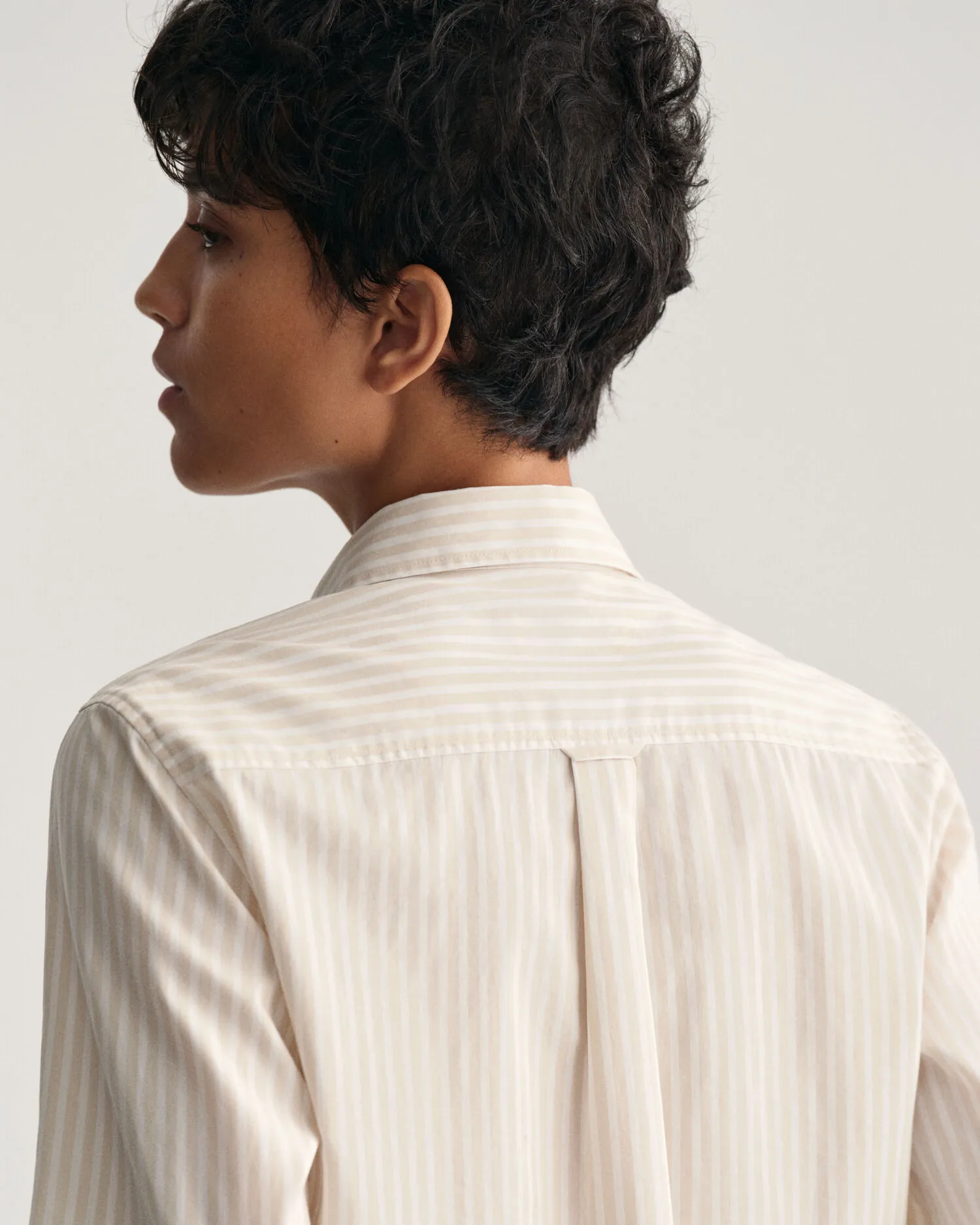 Camisa Regular Fit de popelina a rayas