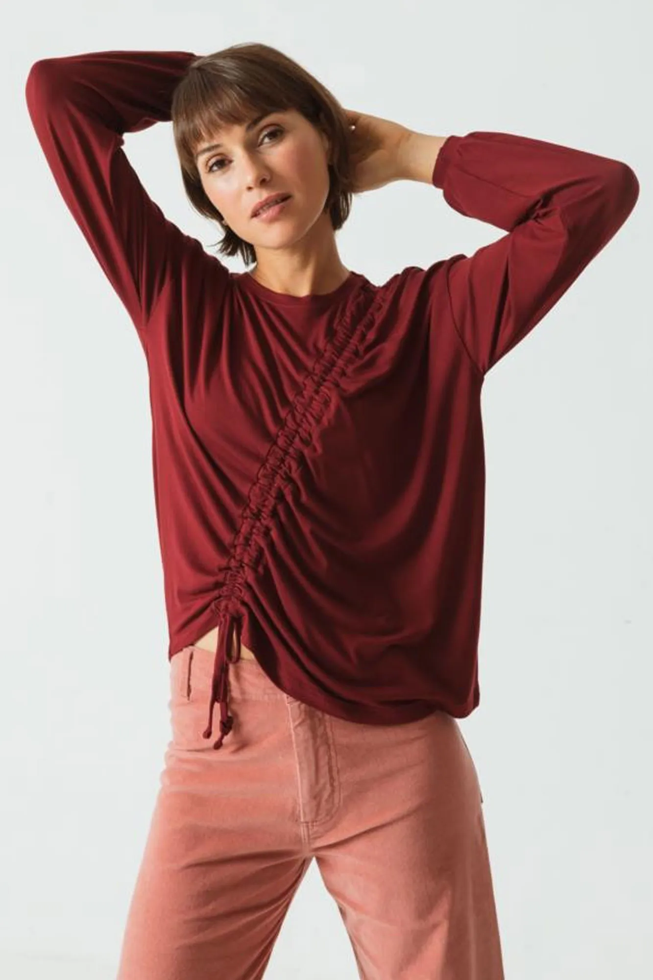 Camiseta con drapeado ajustable BEZI BURDEOS
