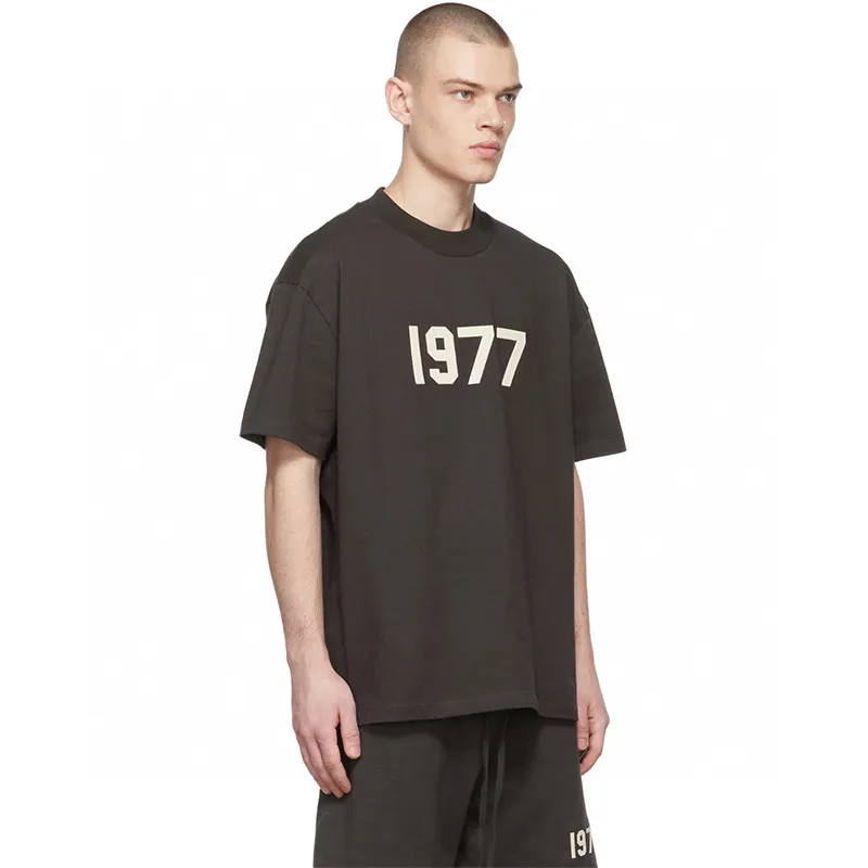 Camiseta Essentials 1977