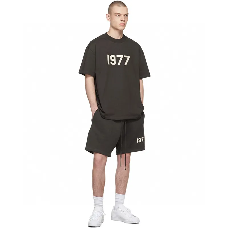Camiseta Essentials 1977