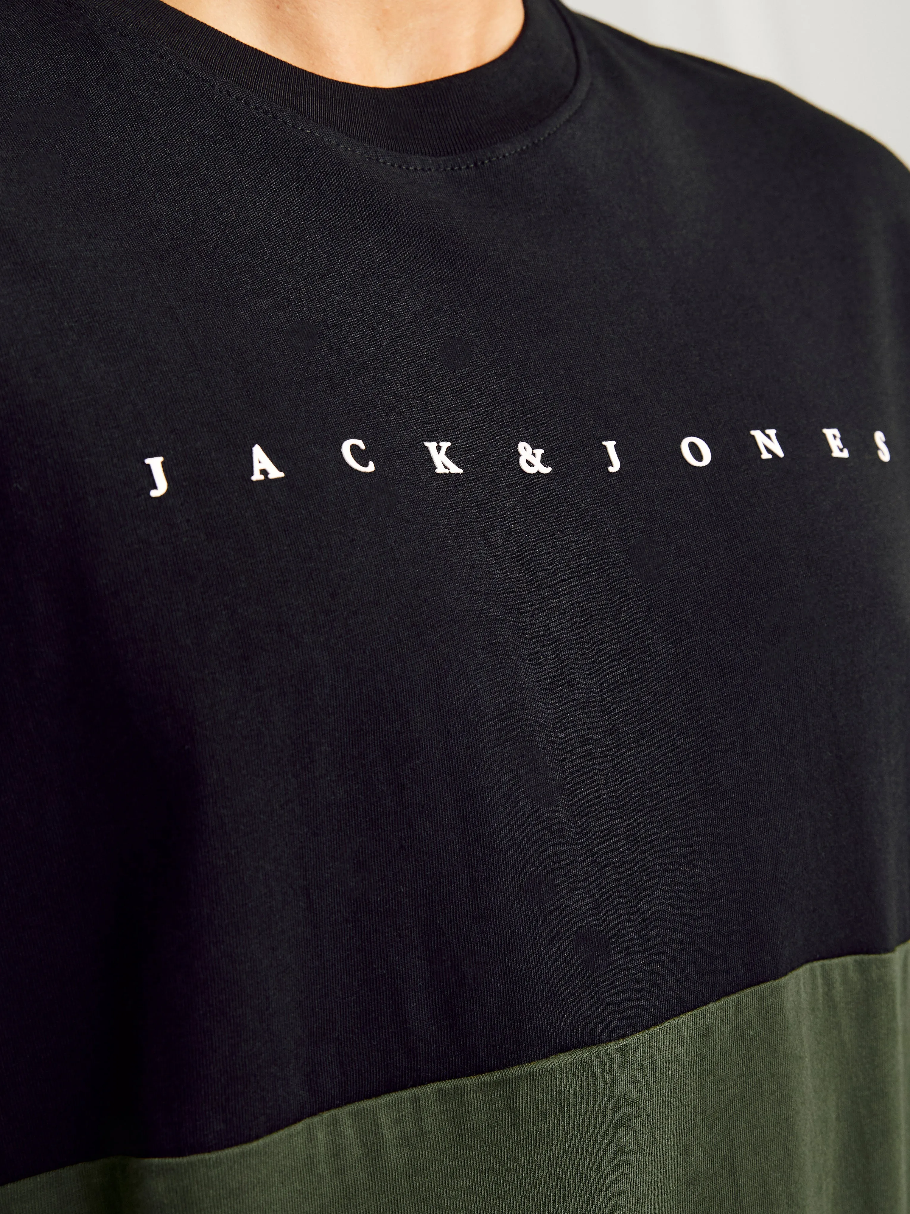 Camiseta Logotipo Cuello redondo | Negro | Jack & Jones®