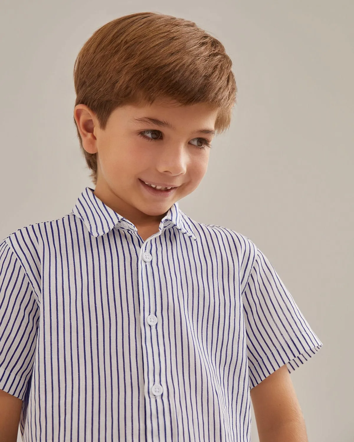 Camiseta manga corta con cuello para nio