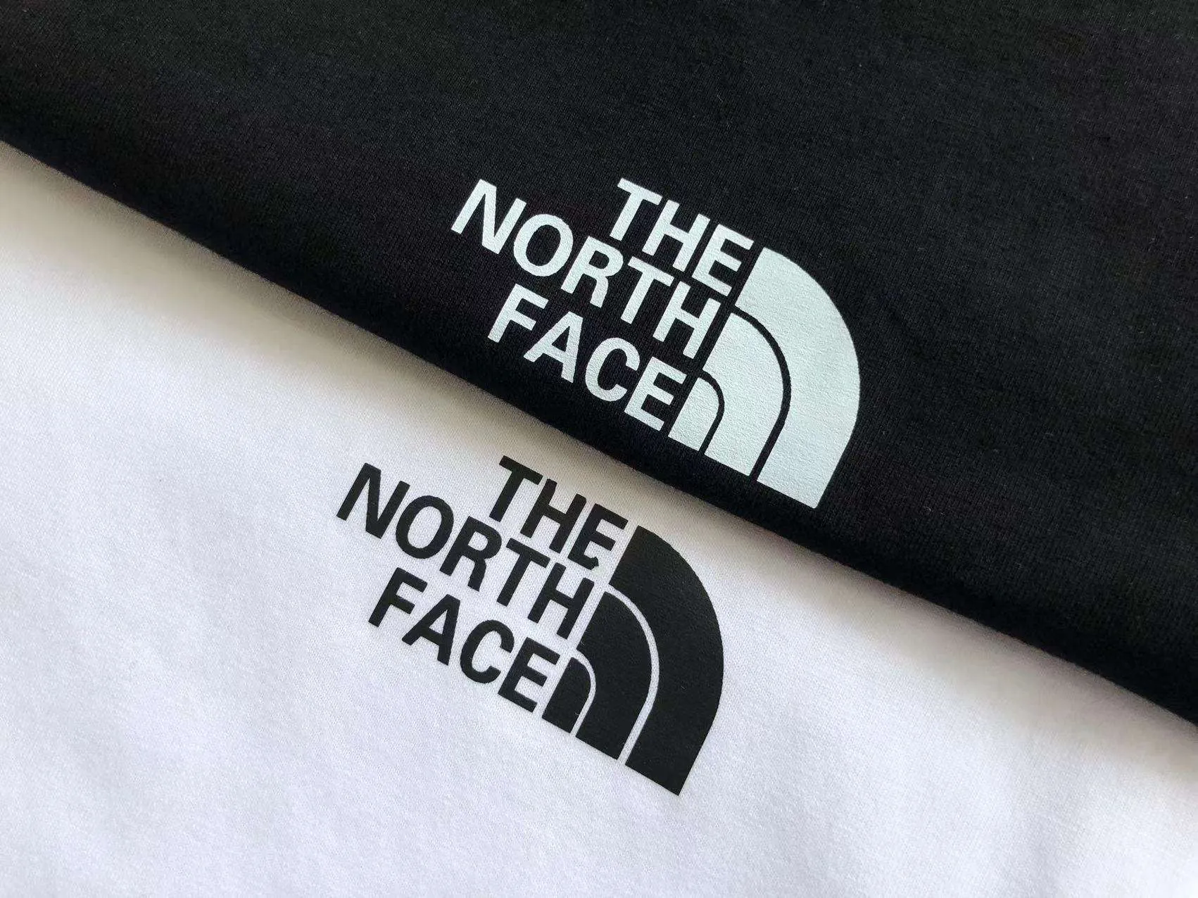 Camiseta TNF «Never Stop Explore»