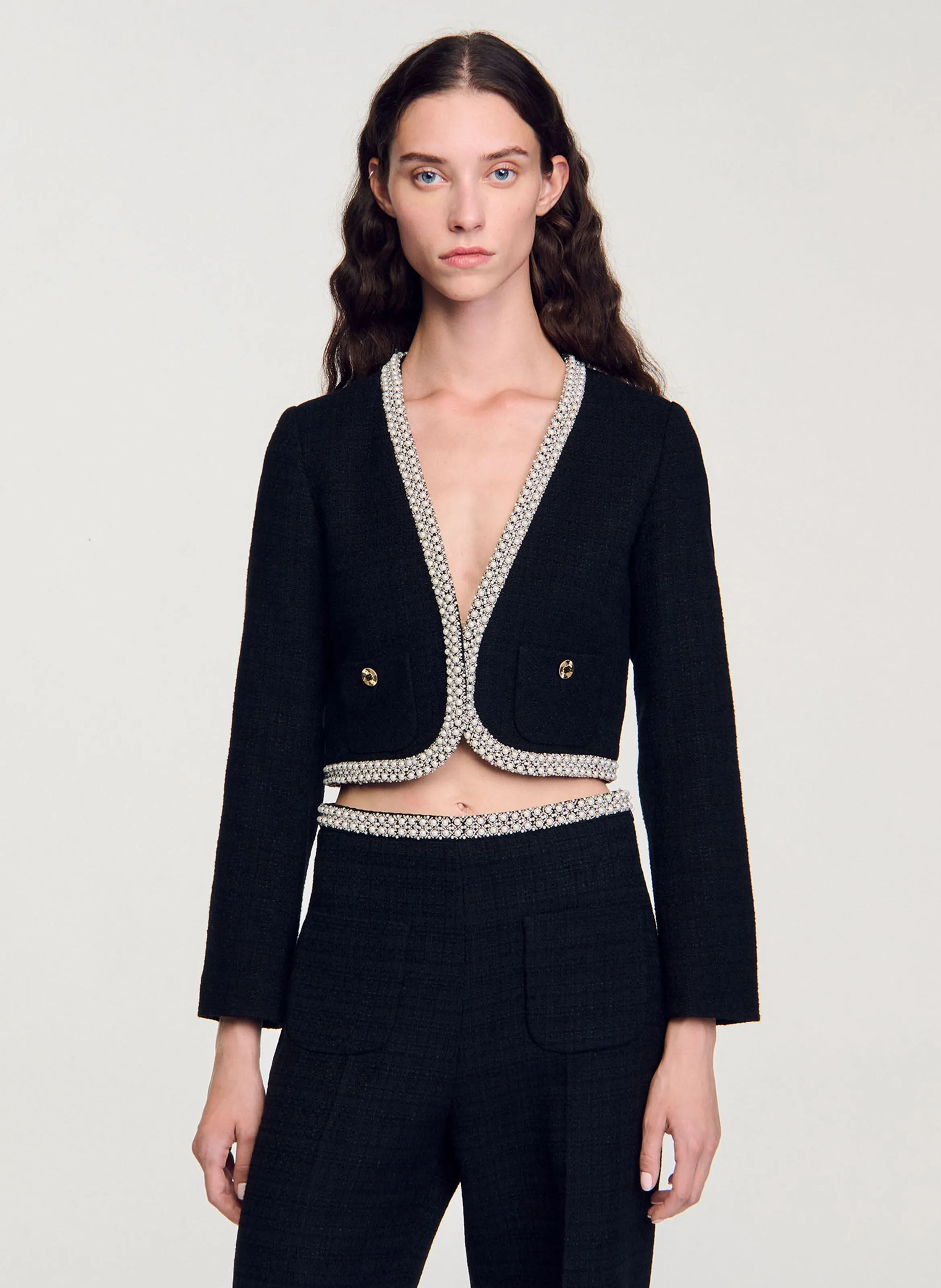 Chaqueta corta de tweed perlado en negro