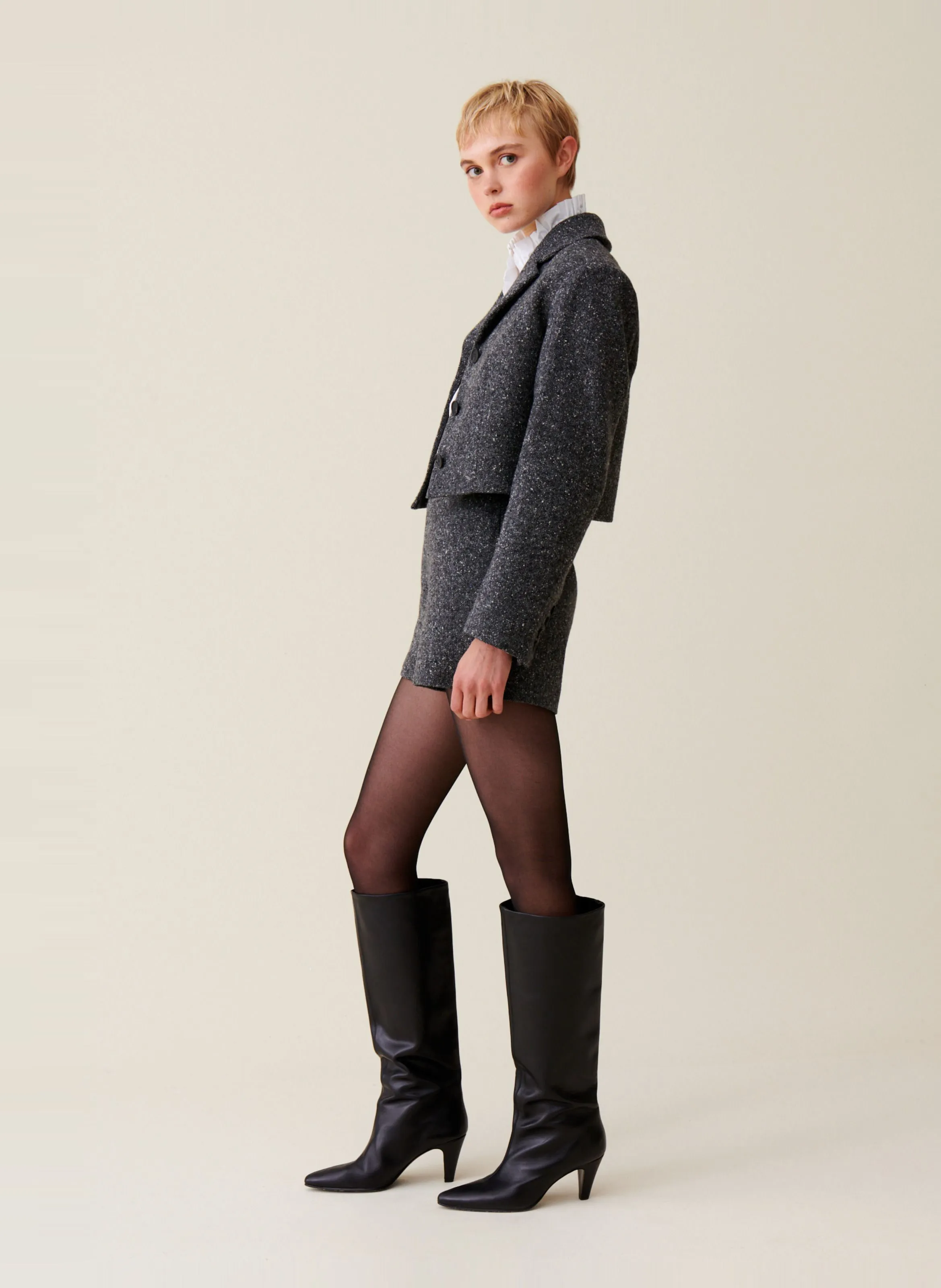 Chaqueta de sastre corta en gris