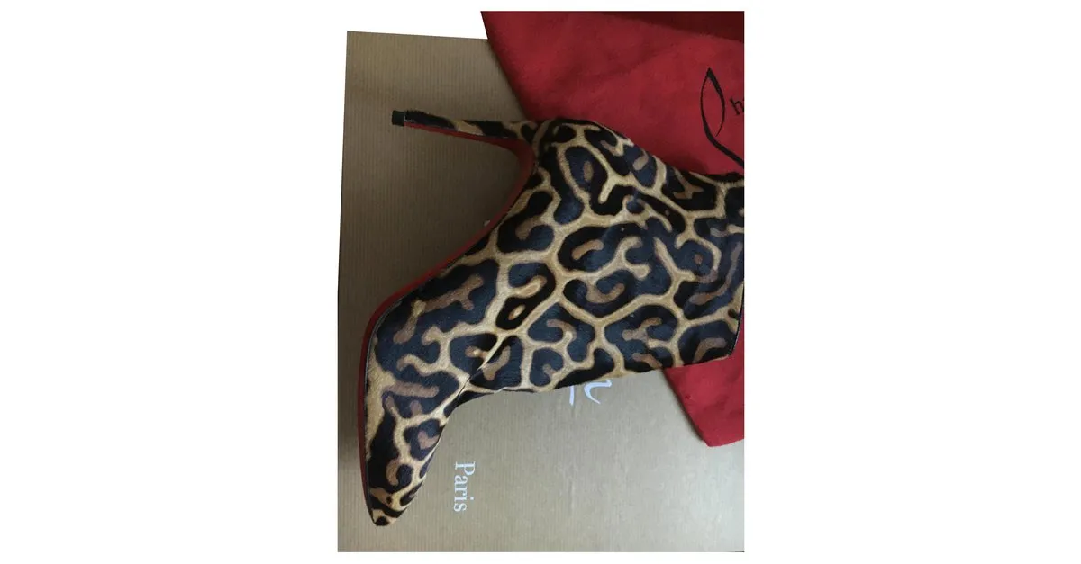 Christian Louboutin Eloïse 85 Estampado de leopardo 