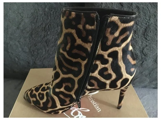 Christian Louboutin Eloïse 85 Estampado de leopardo 