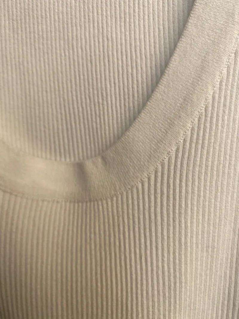 DANIELA BUSTAMANTE Polera Blanca