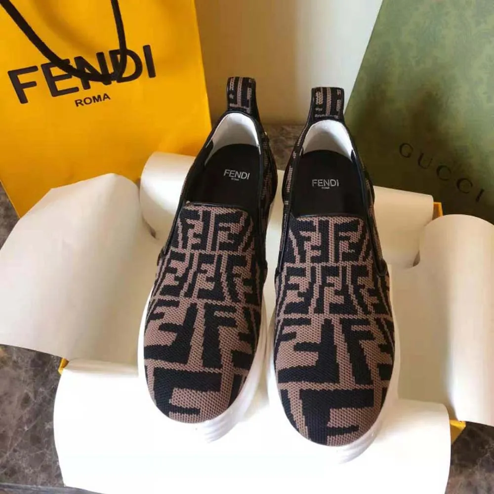 Fendi Mujer Rise Zapatillas sin cordones de tela marrón