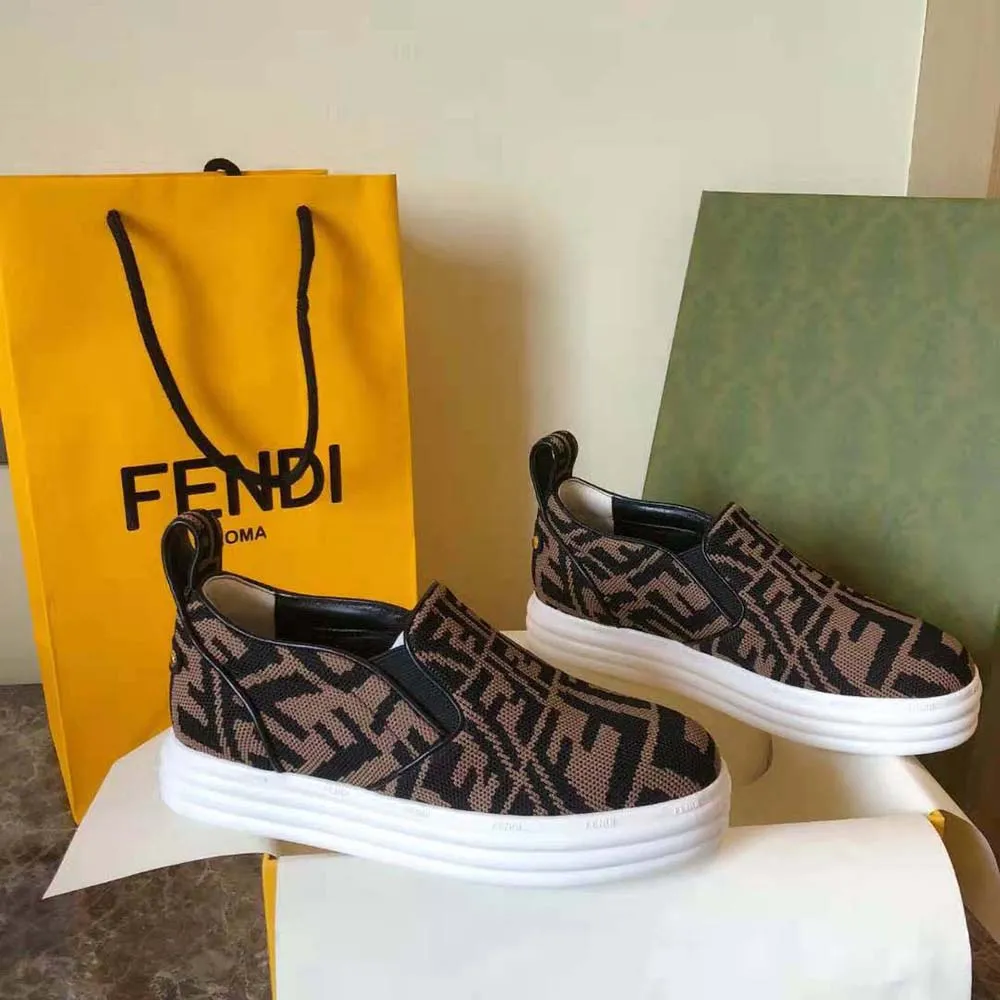 Fendi Mujer Rise Zapatillas sin cordones de tela marrón