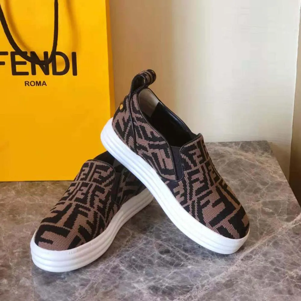 Fendi Mujer Rise Zapatillas sin cordones de tela marrón
