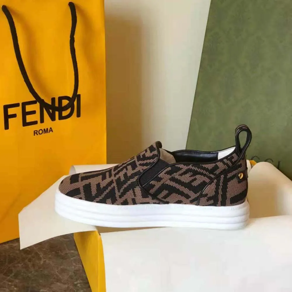 Fendi Mujer Rise Zapatillas sin cordones de tela marrón