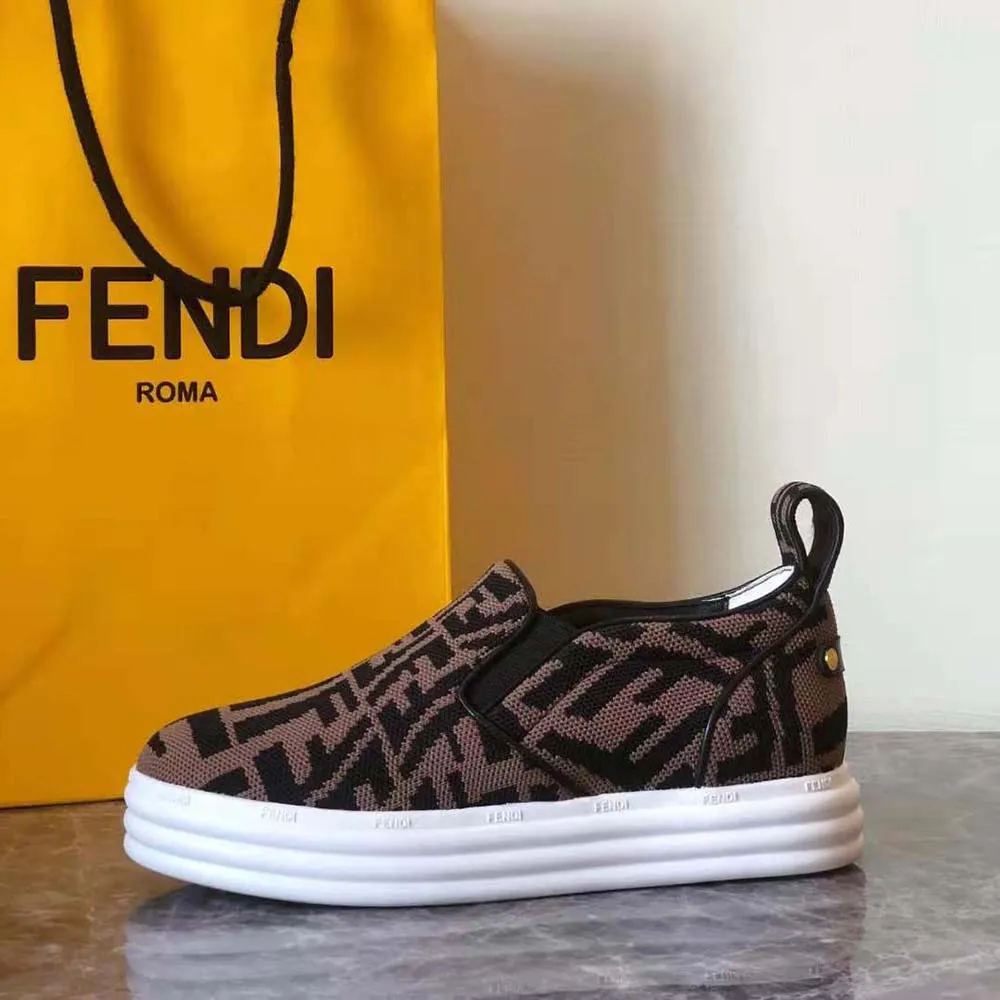 Fendi Mujer Rise Zapatillas sin cordones de tela marrón