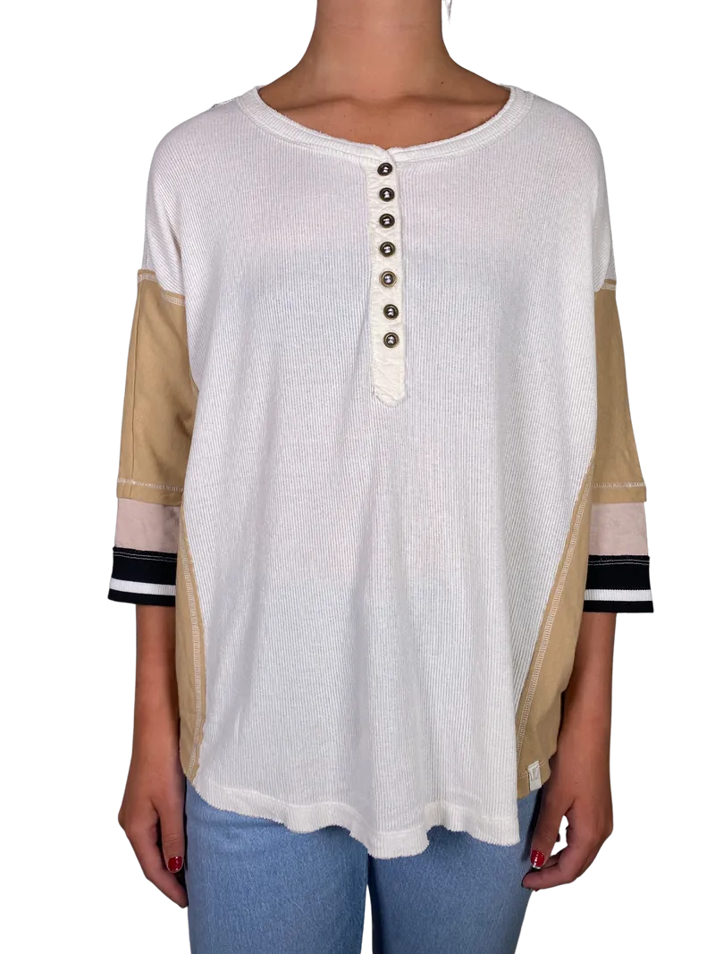 FREE PEOPLE Polera Blanca Mangas Cafés