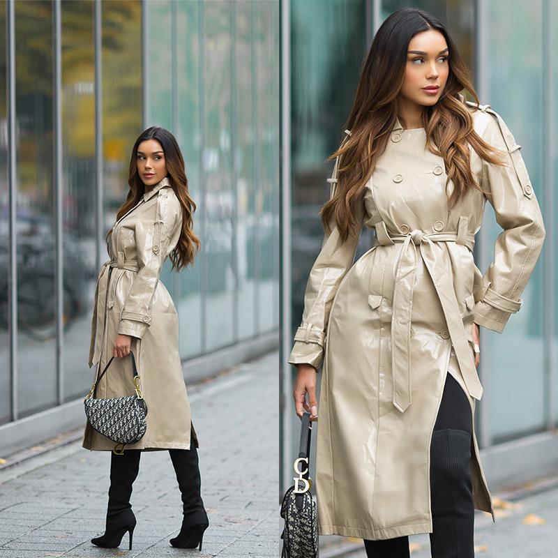 Gabardina de cuero sintético beige
