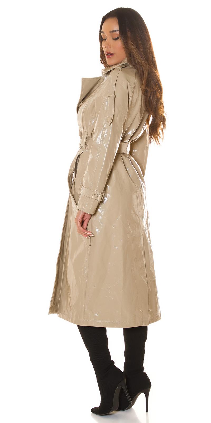 Gabardina de cuero sintético beige