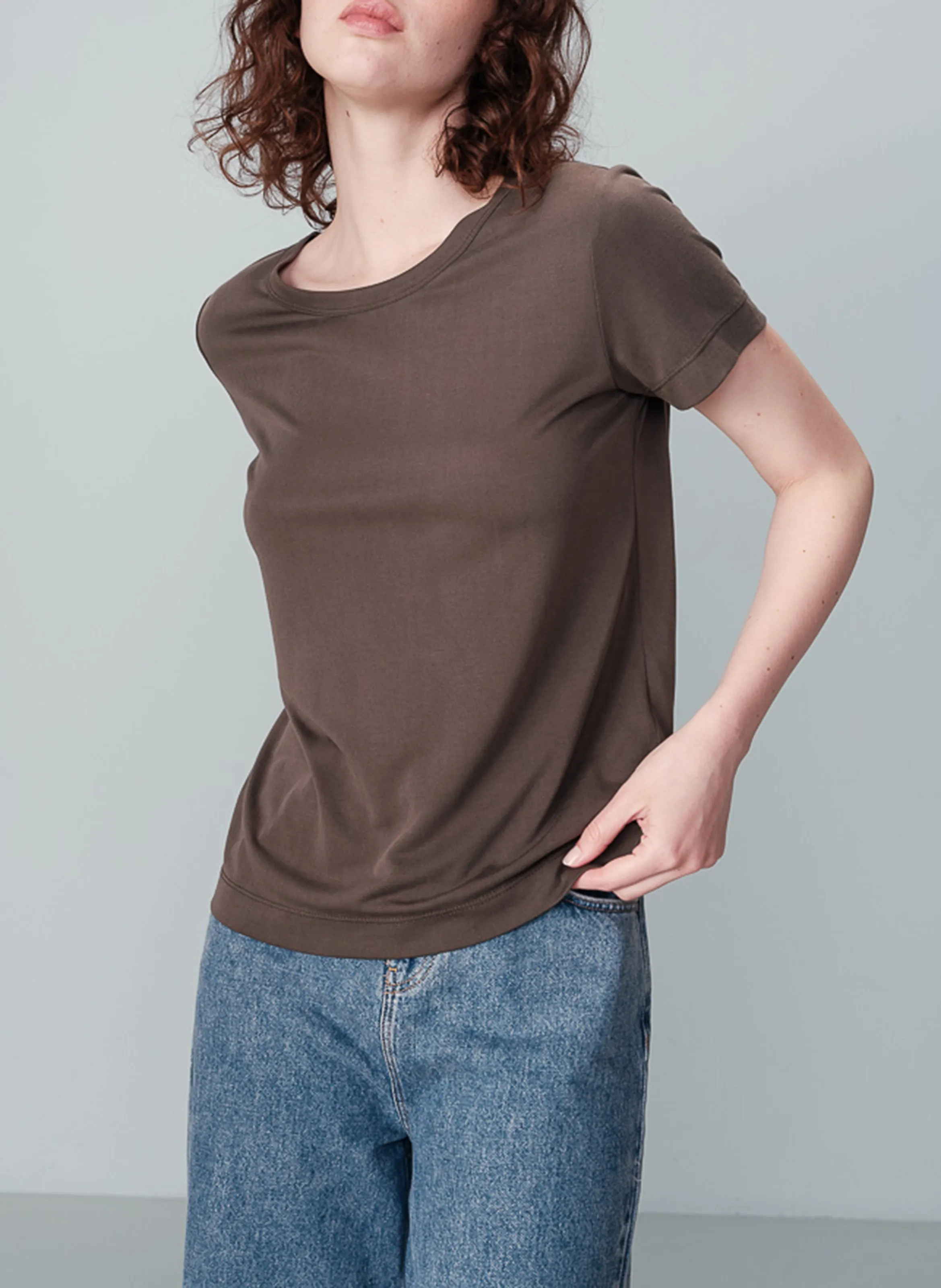 GRACE ET MILA NELL  CAMISETA RECTA DE MANGA CORTA EN CAQUI