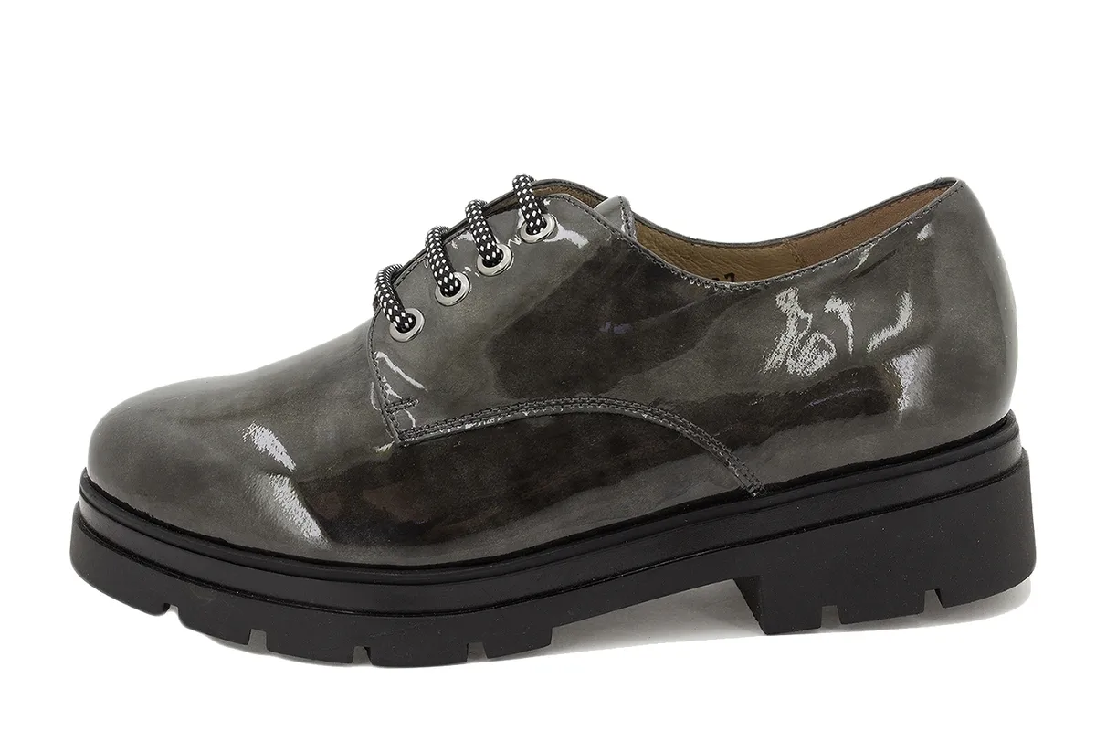 LACEUP SHOE GREY PATENT