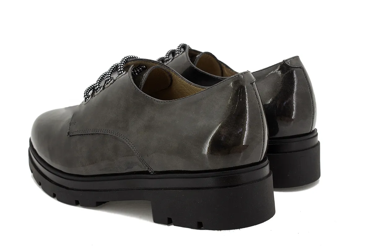 LACEUP SHOE GREY PATENT