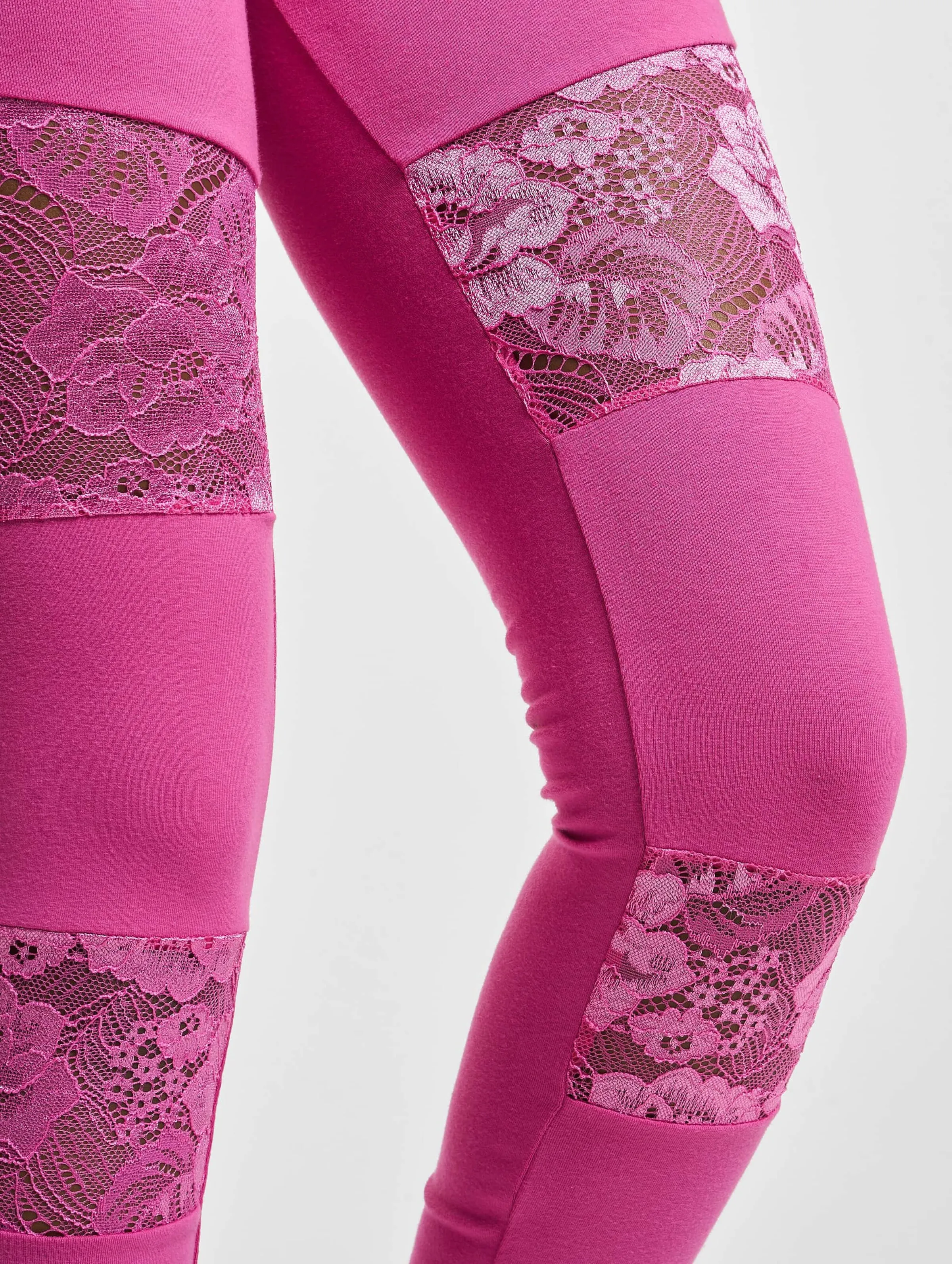 Ladies Laces Inset