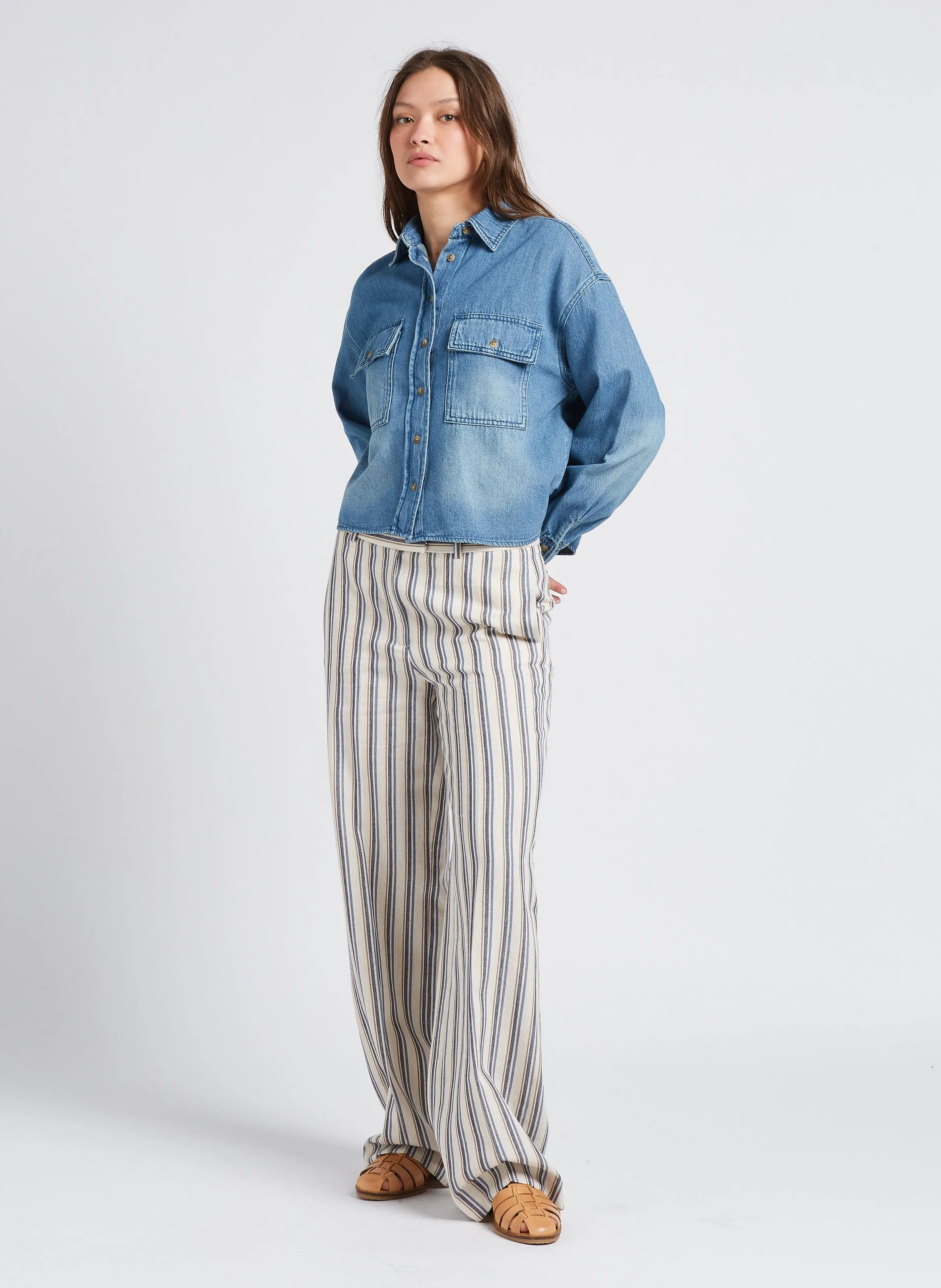 MAISON 123 CLARA  CHAQUETA RECTA VAQUERA DE ALGODóN CON CUELLO CLáSICO EN AZUL