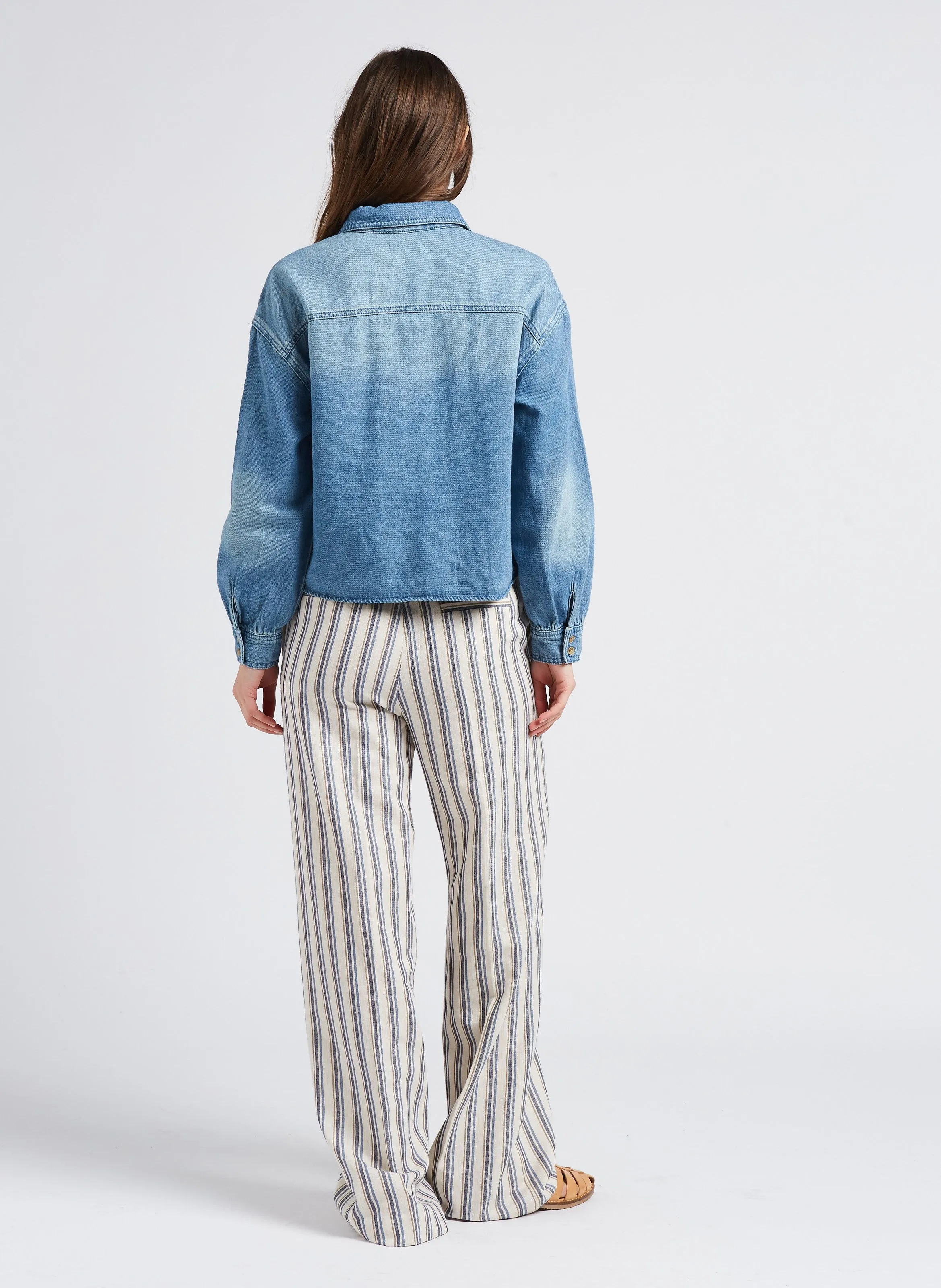 MAISON 123 CLARA  CHAQUETA RECTA VAQUERA DE ALGODóN CON CUELLO CLáSICO EN AZUL
