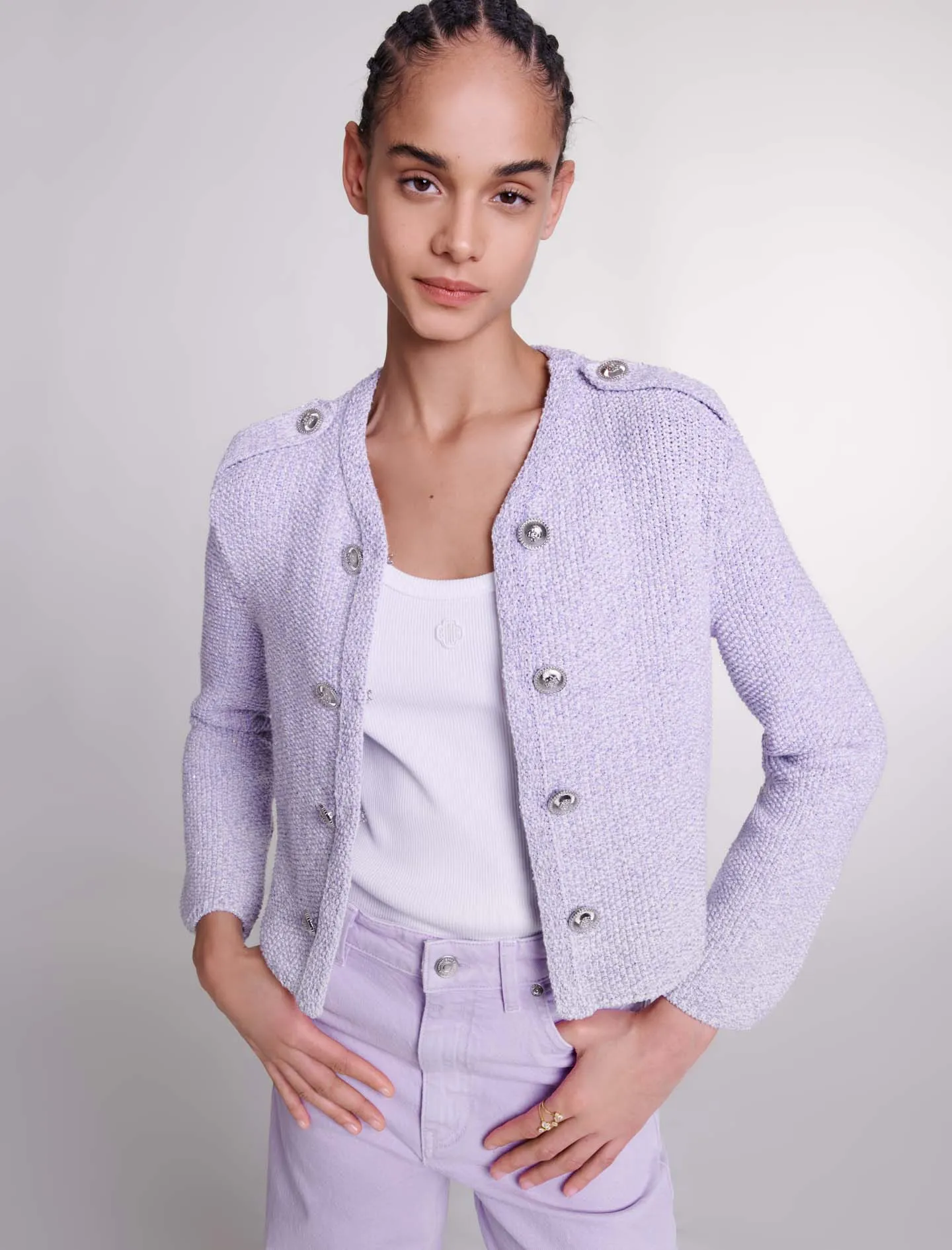 MAJE Chaqueta tejida con cuello de pico y botones en violeta