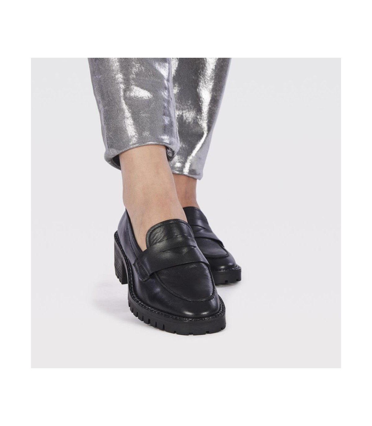 Mocasines con antifaz en piel negra