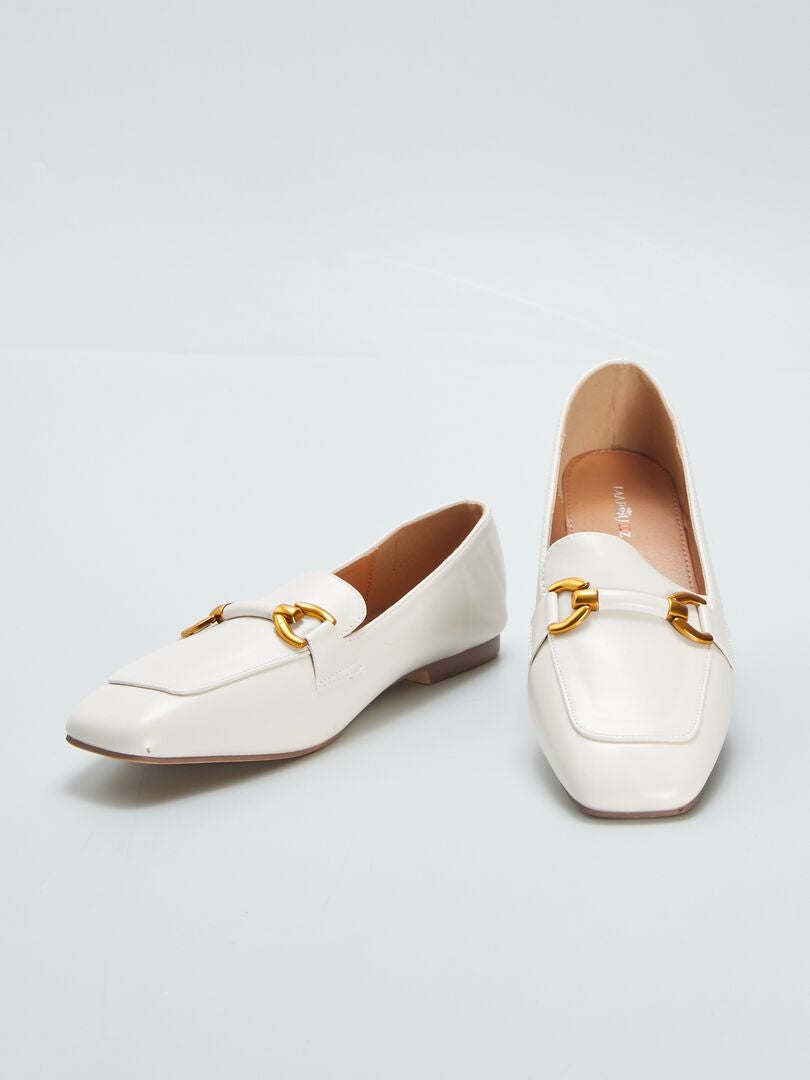MOCASINES CON TIRAS DORADAS  BLANCO