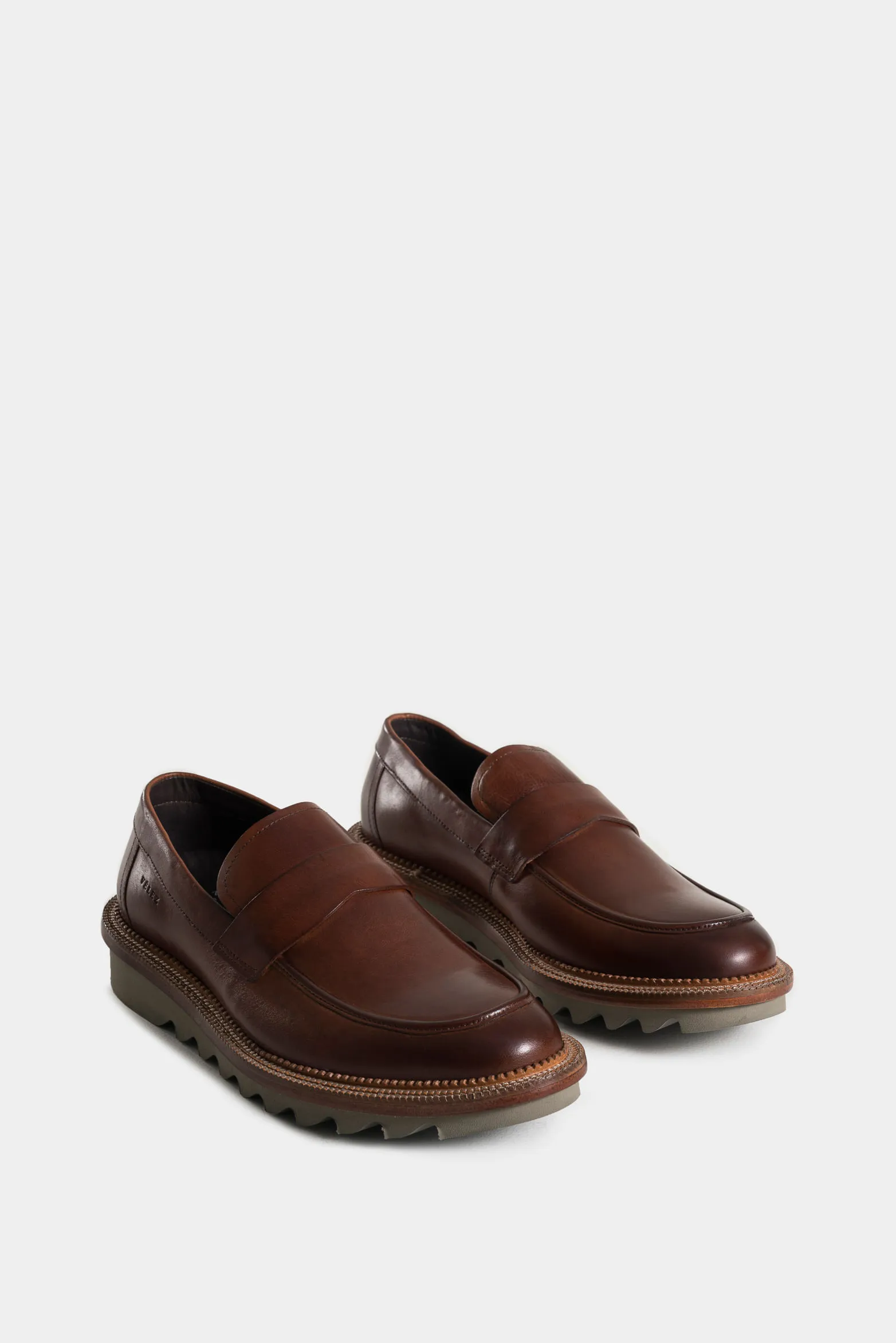 Mocasines solar de cuero liso para hombre suela tractorada