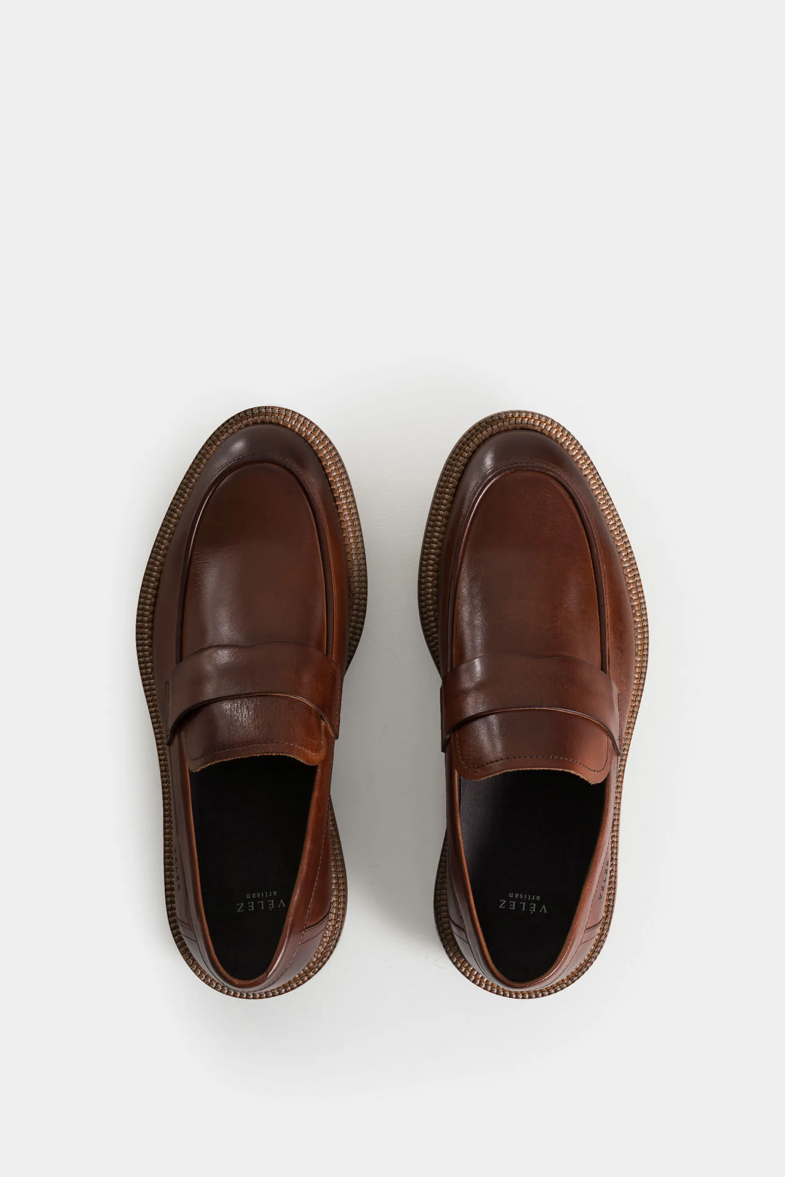 Mocasines solar de cuero liso para hombre suela tractorada