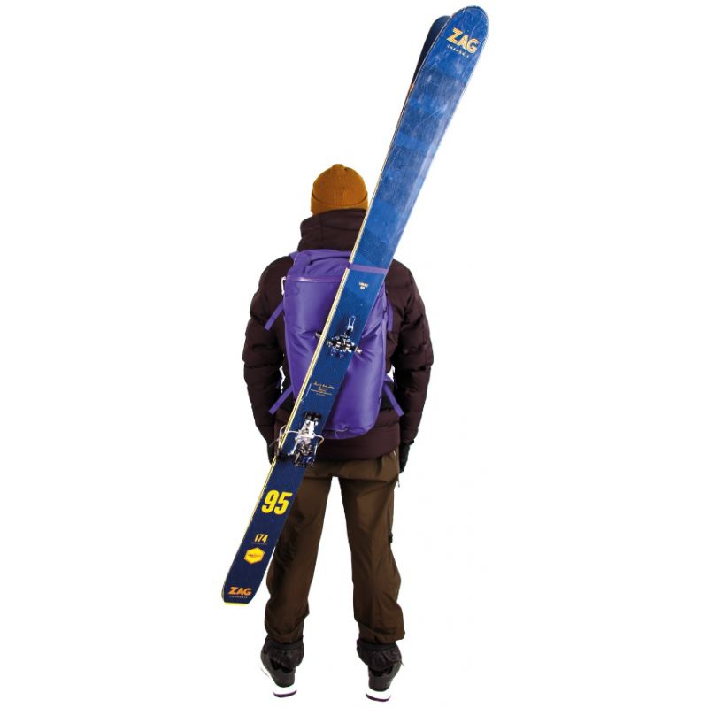 Mochila BLUE ICE Yagi 35L Pack (Deep Blue)