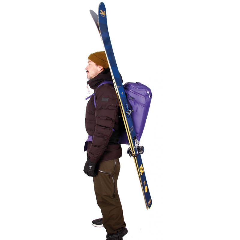 Mochila BLUE ICE Yagi 35L Pack (Deep Blue)