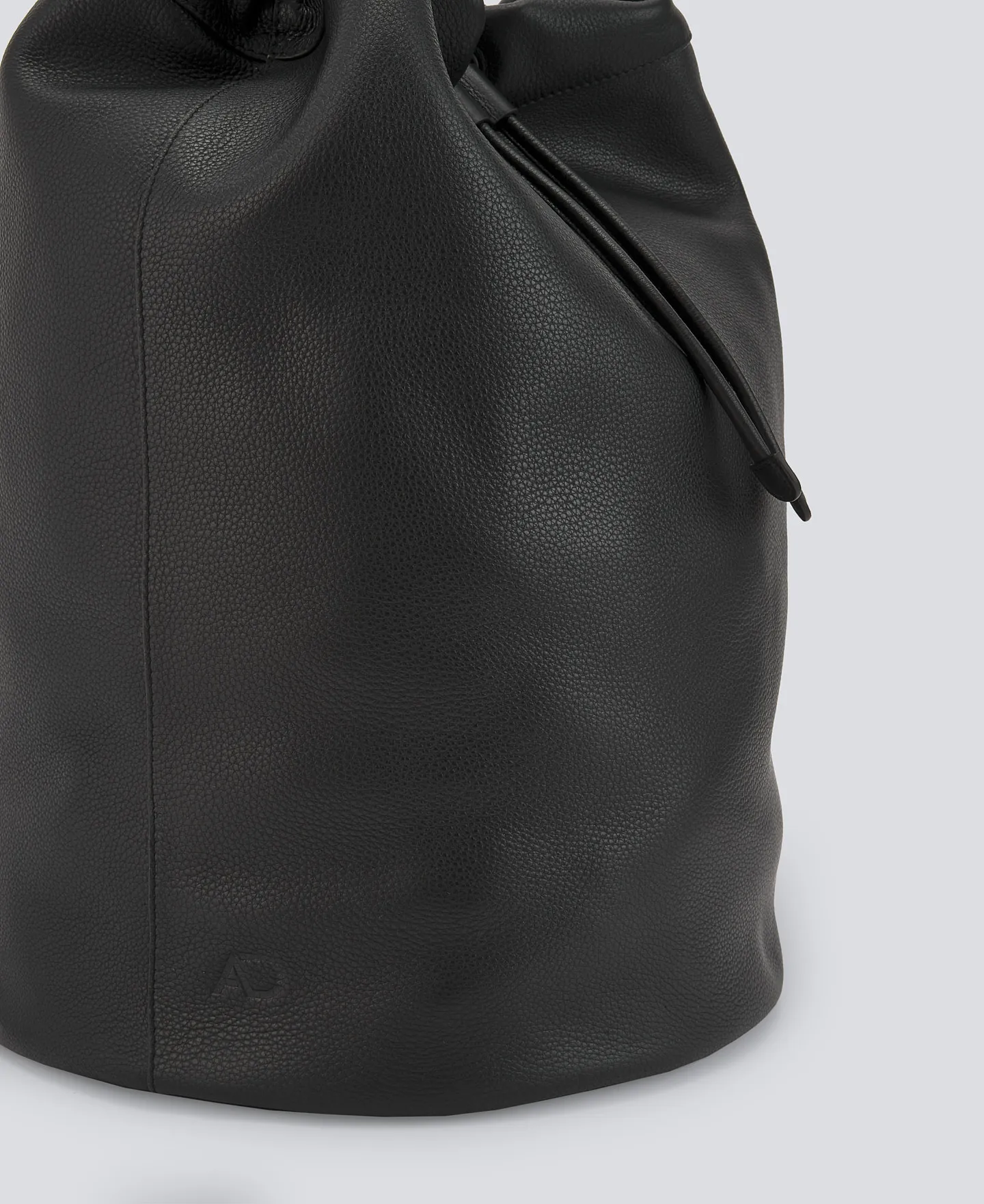 Mochila en piel negra hombre