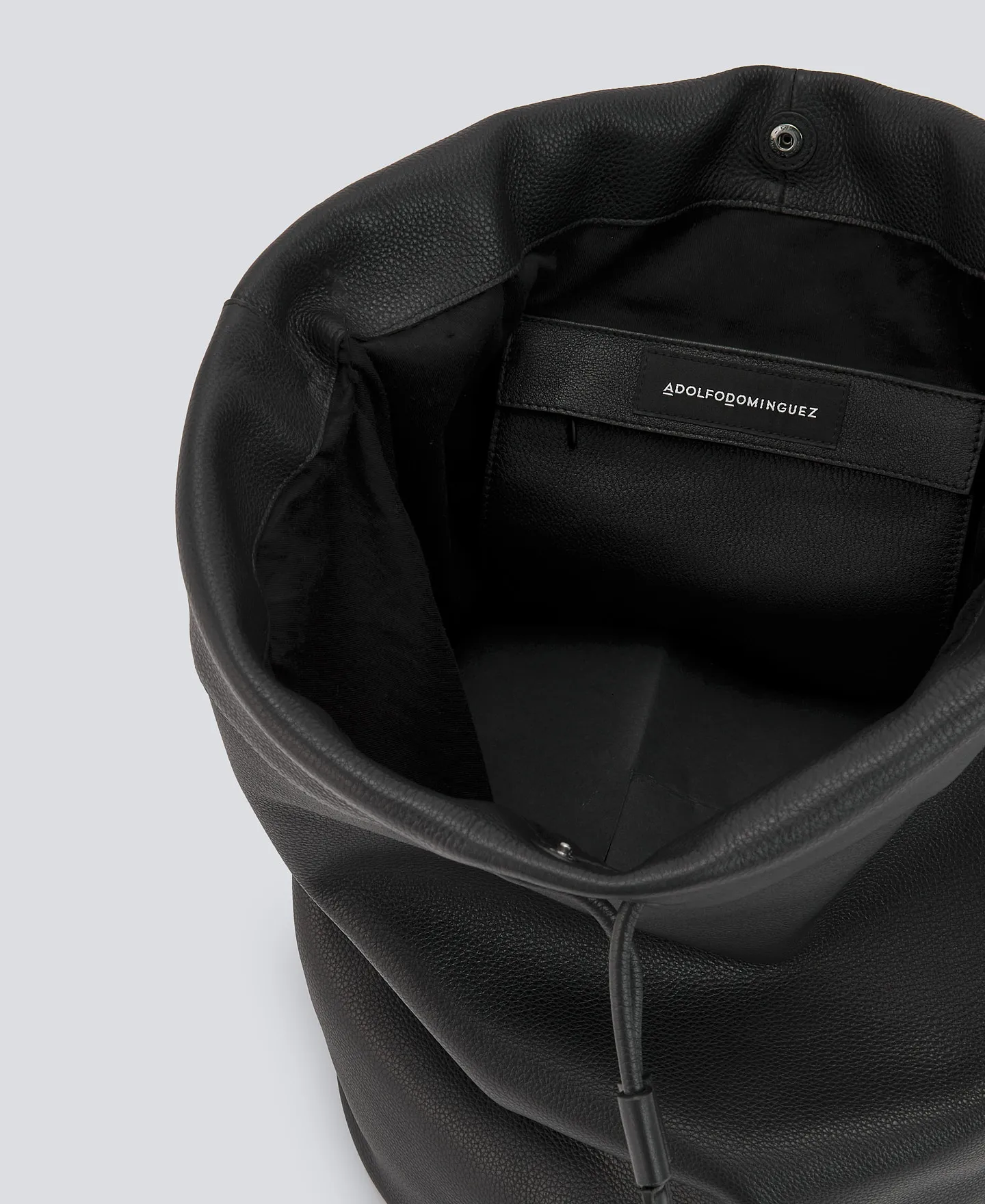 Mochila en piel negra hombre