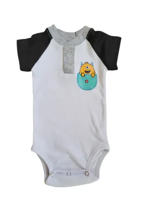 Paalero Henley Manga Corta . Bolsita mounstro