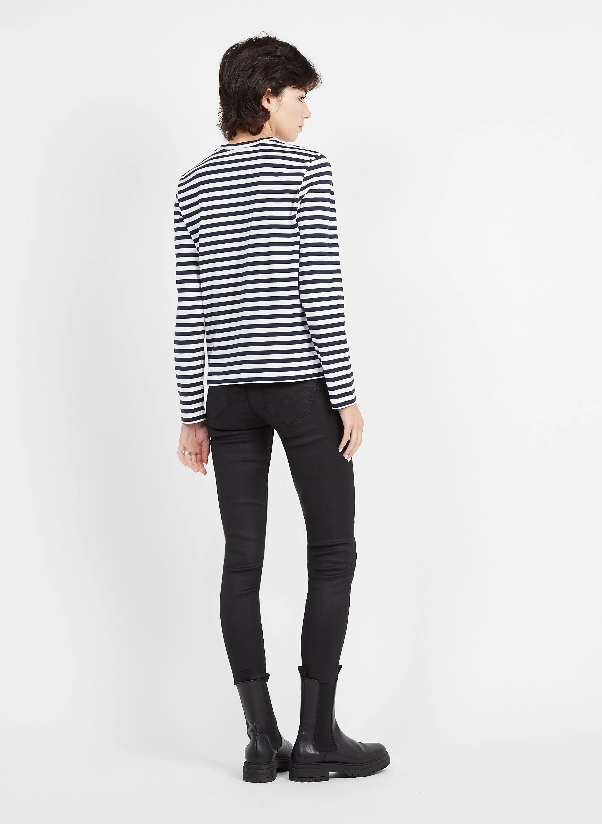 Pantalón de talle alto en negro