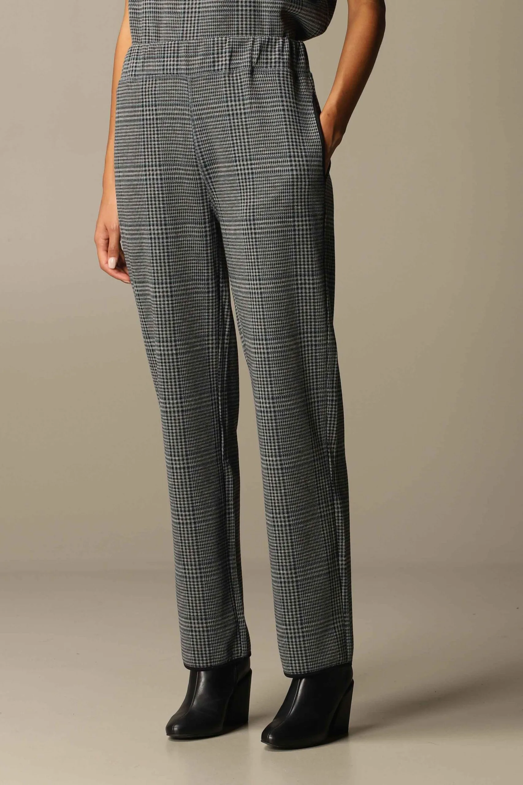 Pantalón para mujer de Emporio Armani – 6H2P7A2J89Z