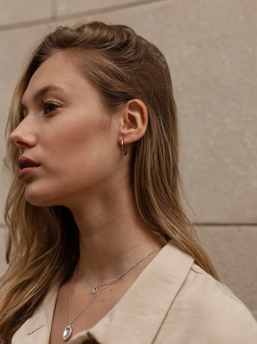Pendientes aros medianos clásicos y elegantes estilo plano
