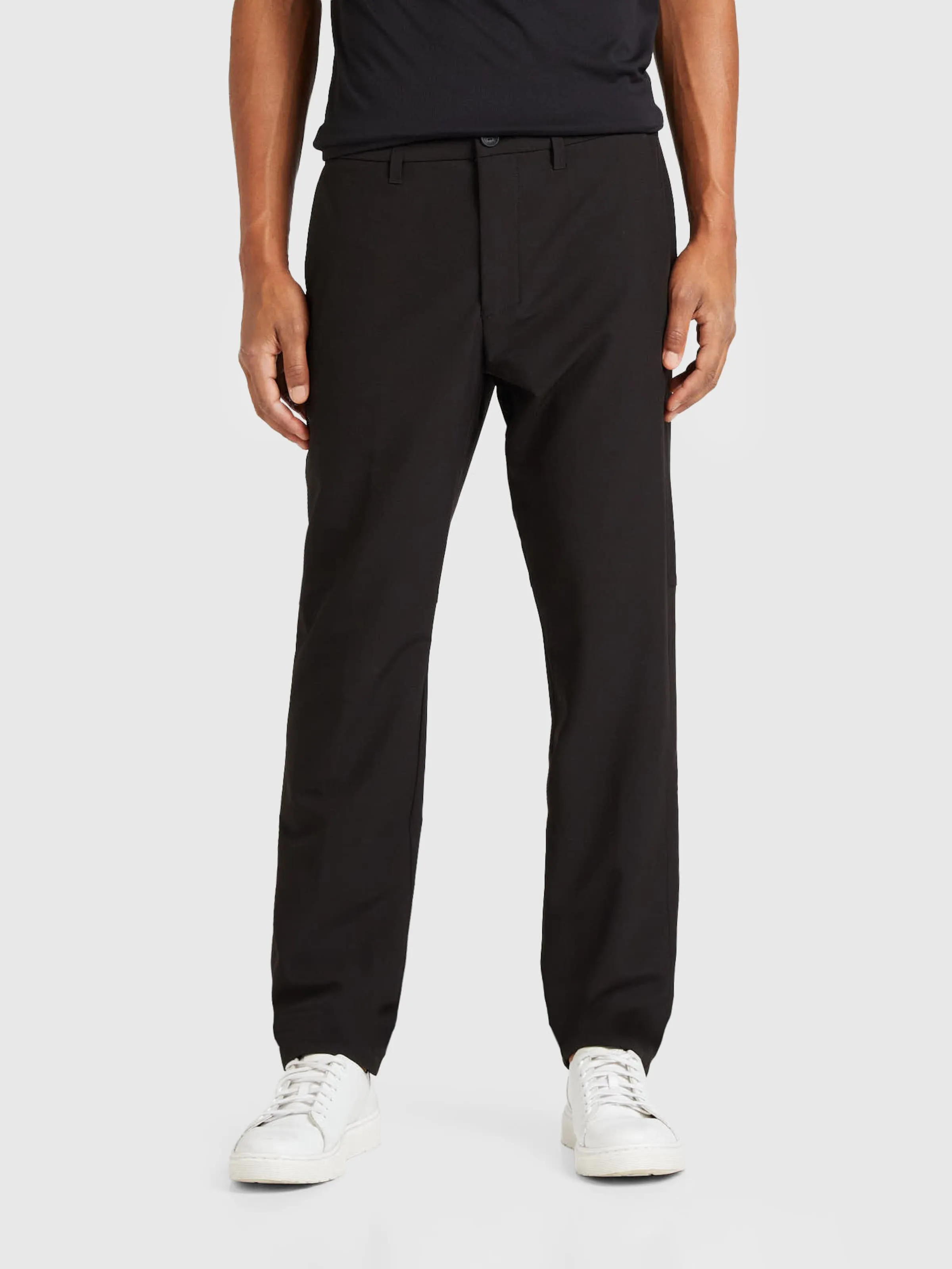 regular Pantalón chino 'Commuter' BOSS en Negro