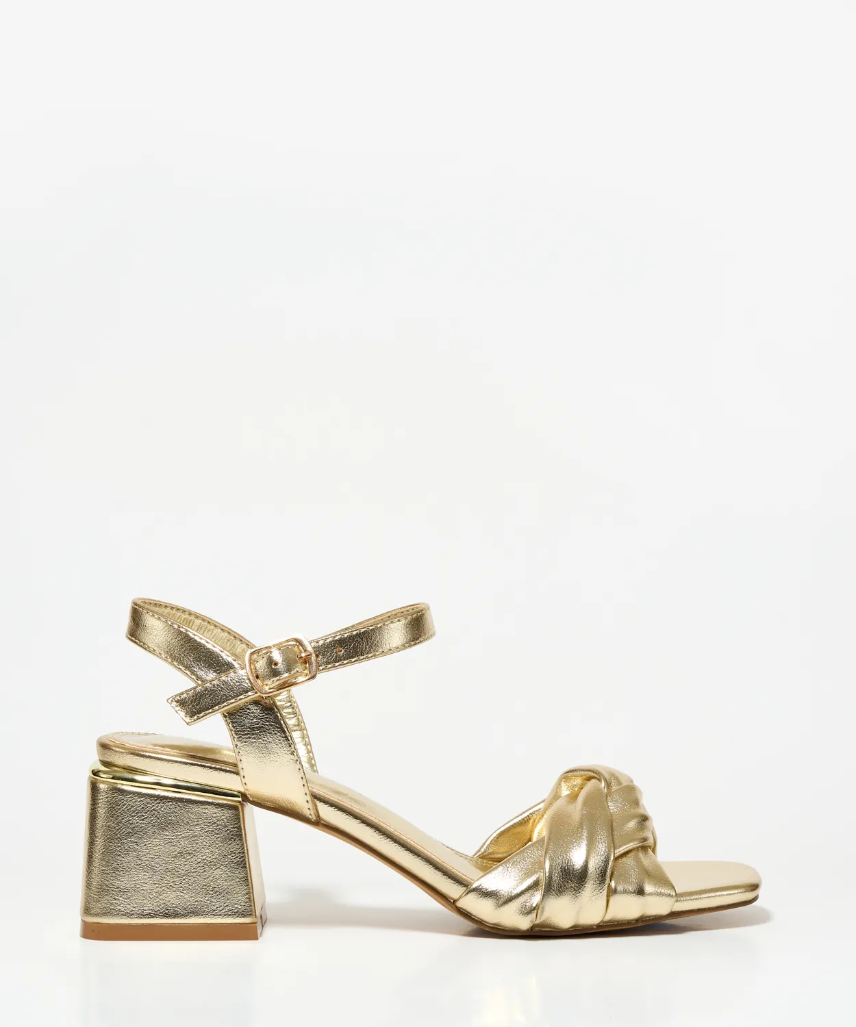 Sandalia tacón nudo dorado