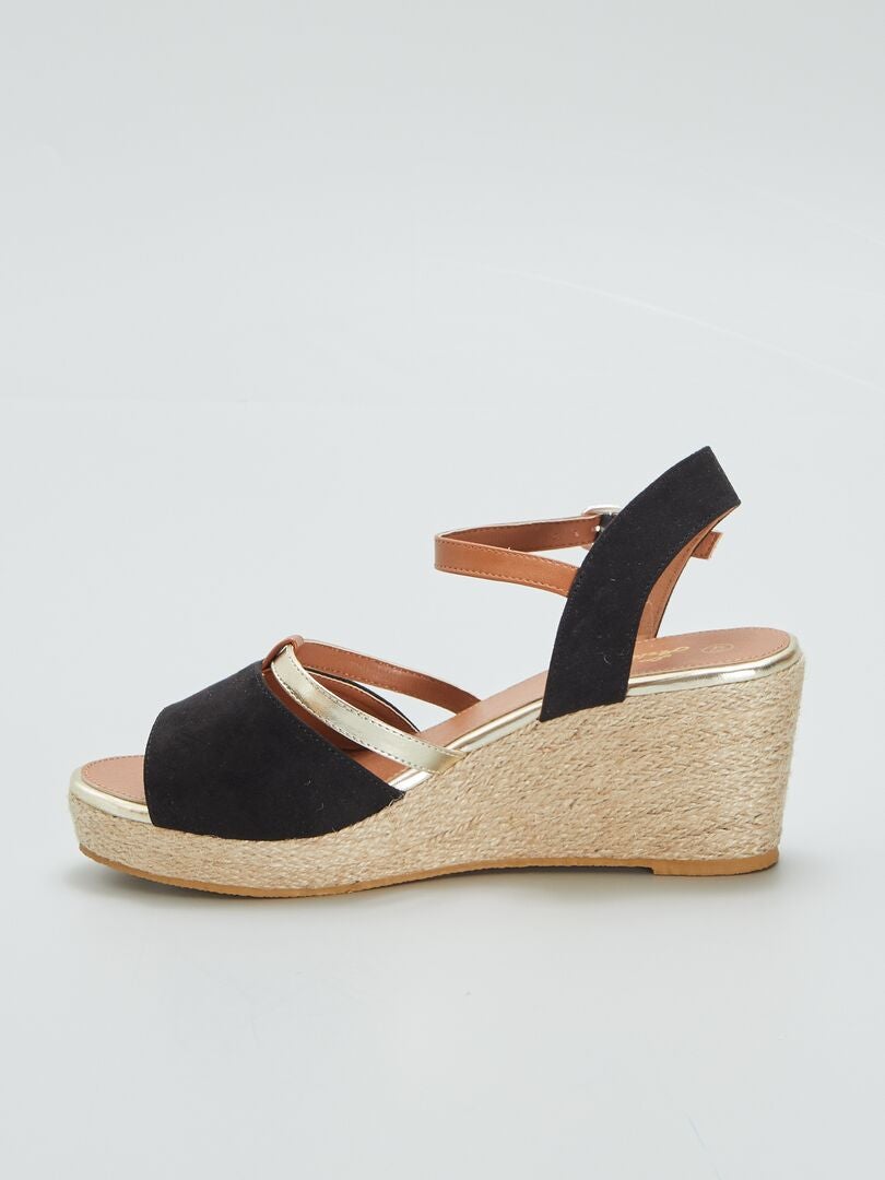 SANDALIAS CON CUñA  NEGRO
