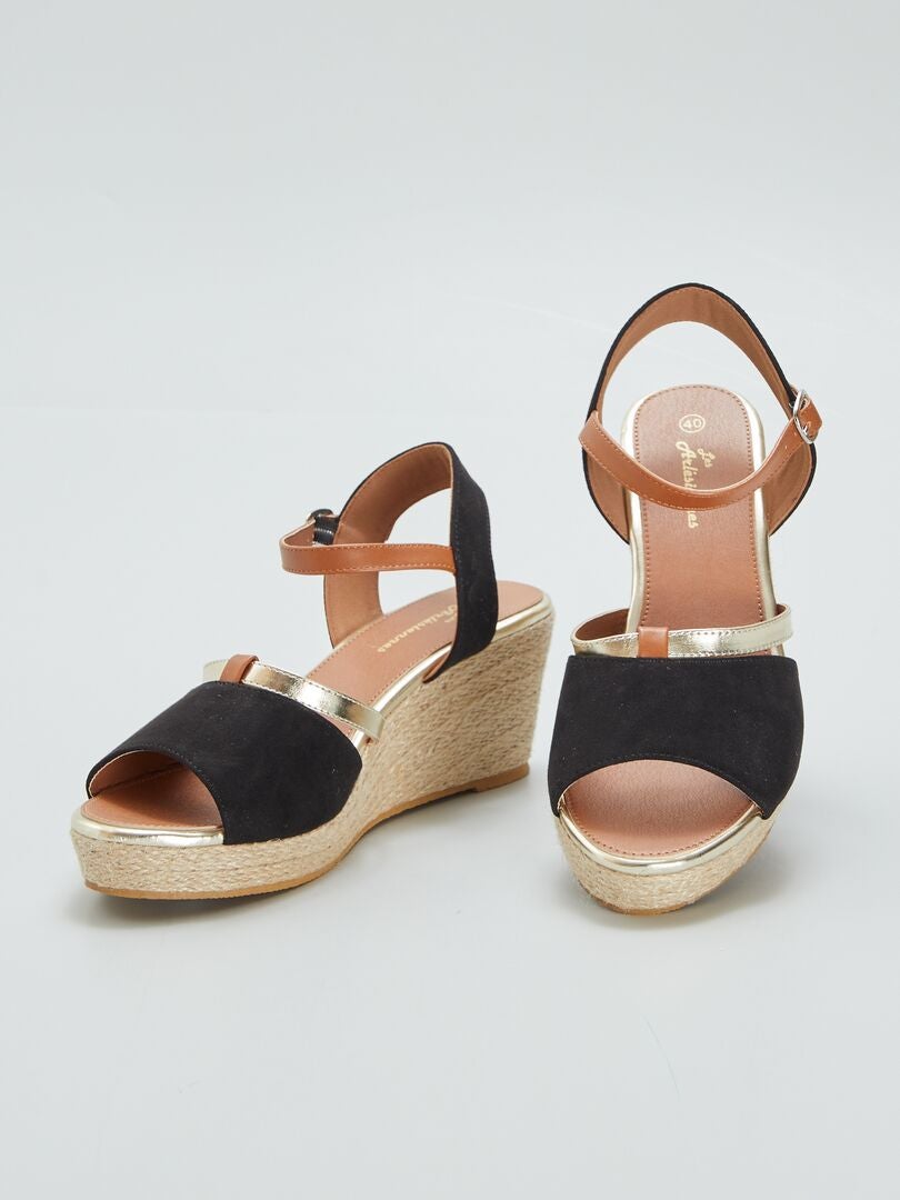SANDALIAS CON CUñA  NEGRO