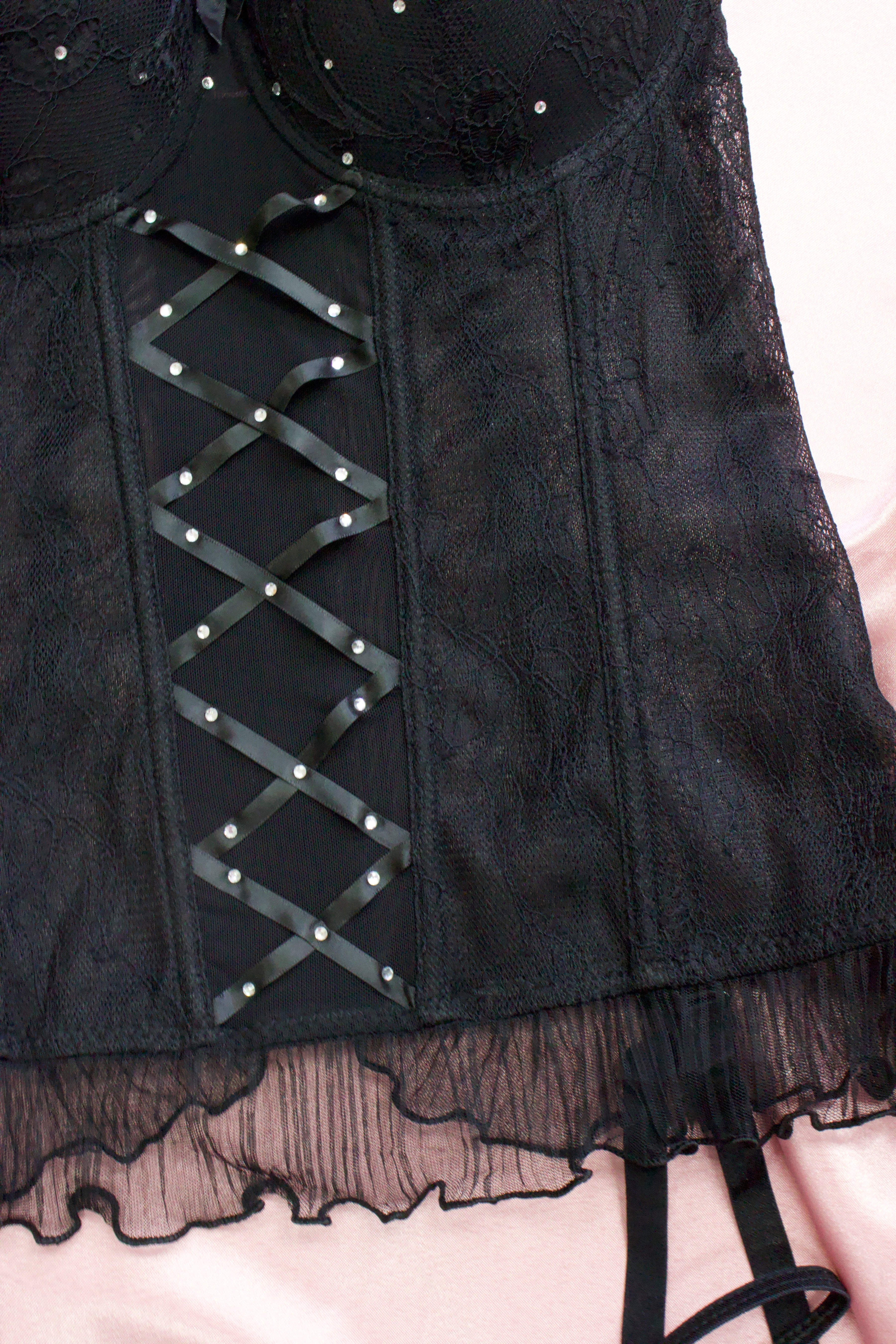 SET DE LENCERA CON CORSET DE ENCAJE Y MESH 8051