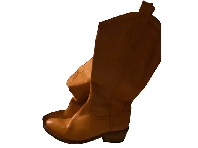 Strategia Botas Amarillo 